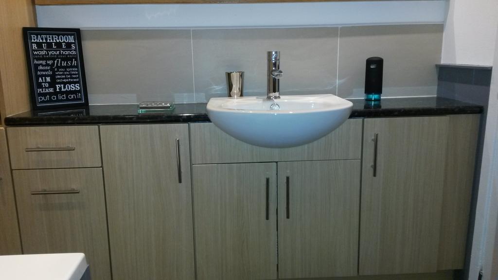 Shore View Apartment Единбург Номер фото